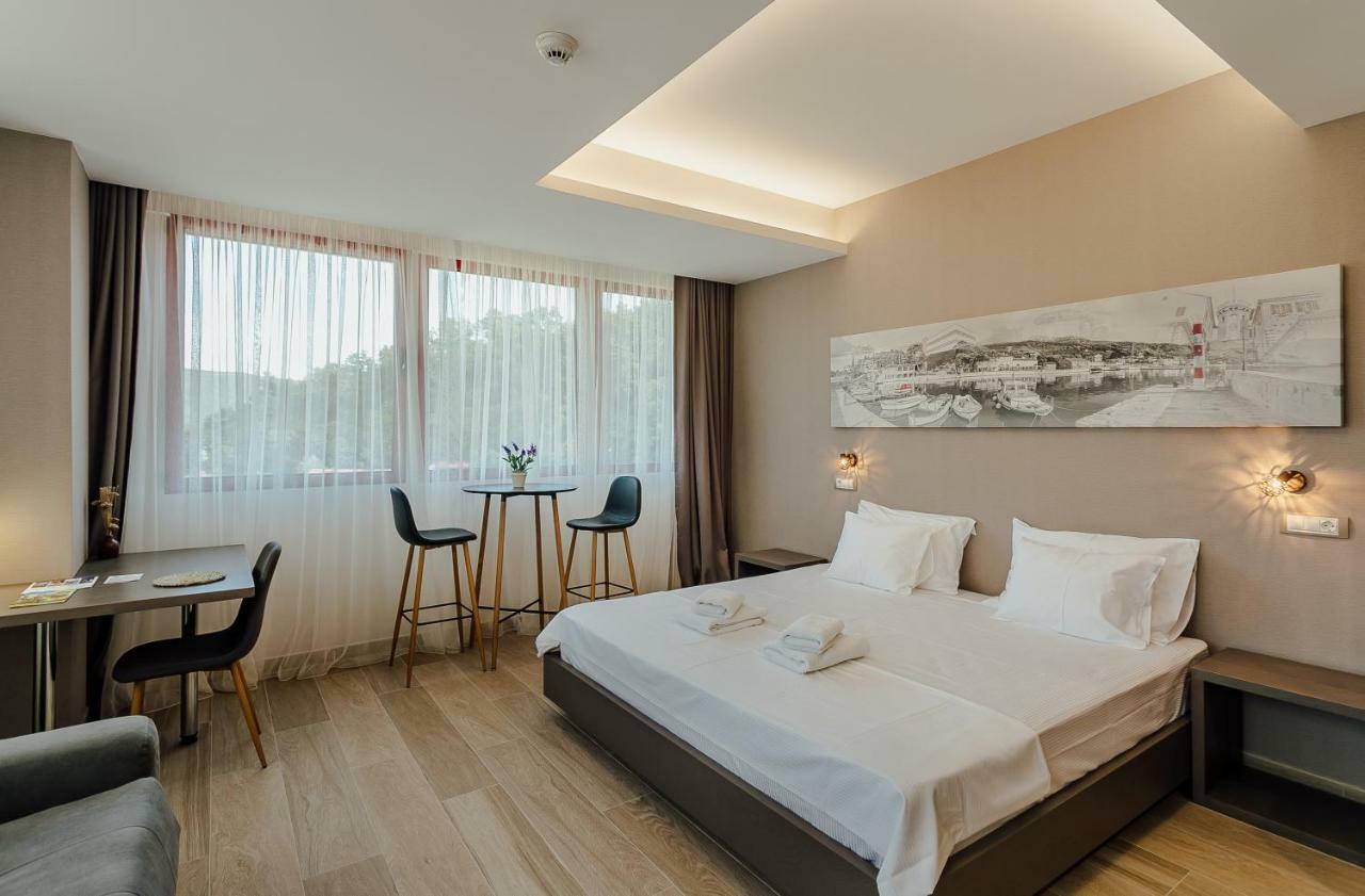 Centar Novi Hotel Herceg Novi Ngoại thất bức ảnh